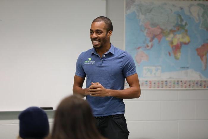 Markevis Gideon speaking to students.