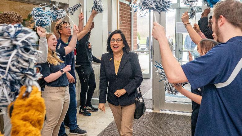 President-elect Neeli Bendapudi is welcomed by crowd 